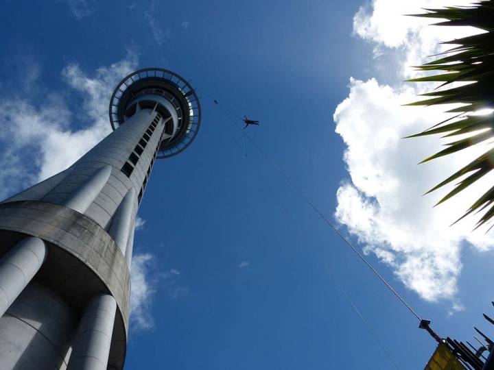 à Auckland