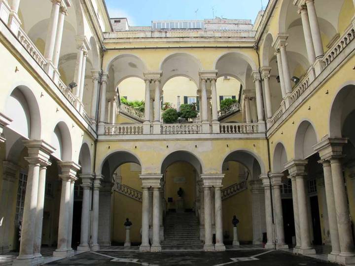 Camperverhuur in Genua